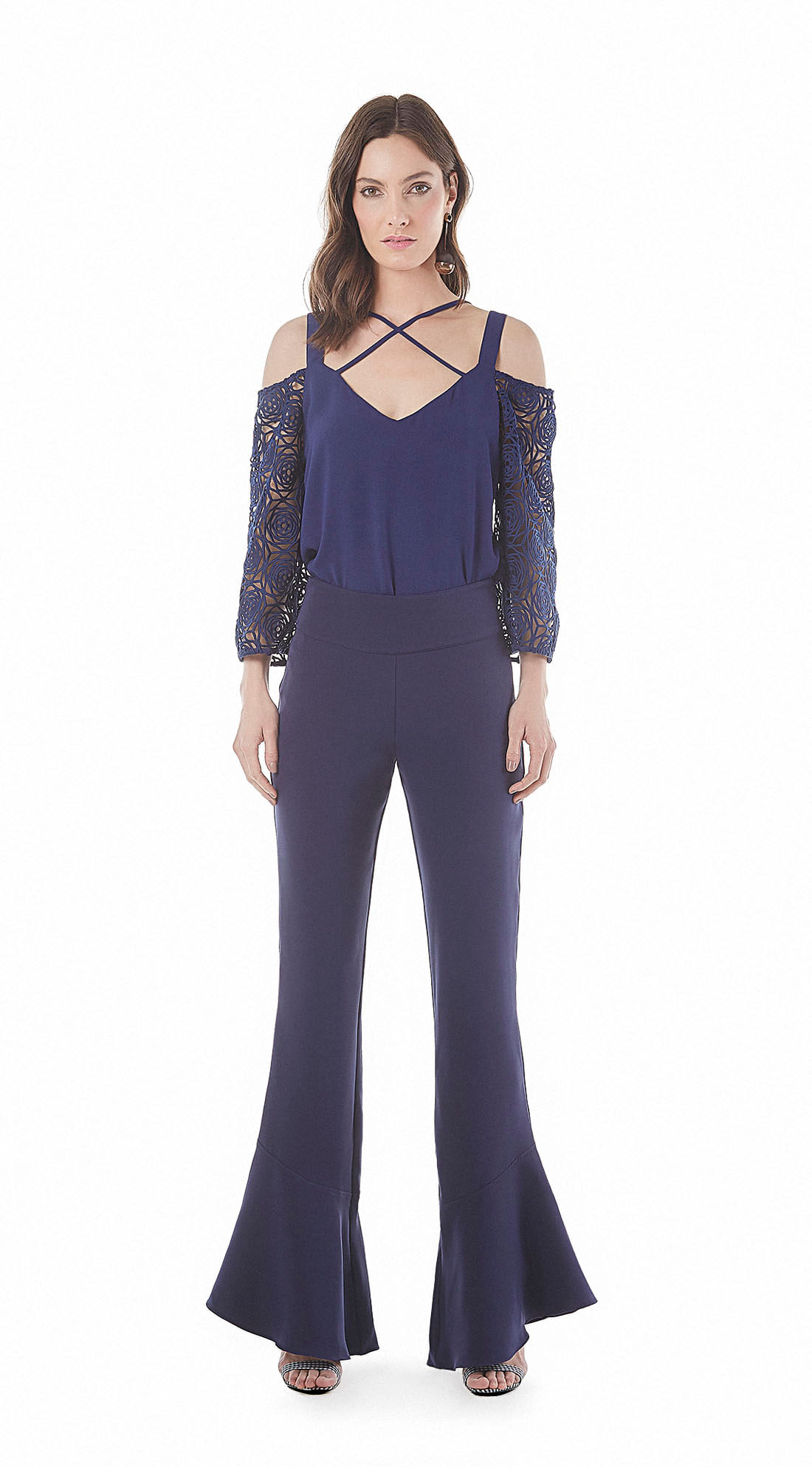 calça flare com babado