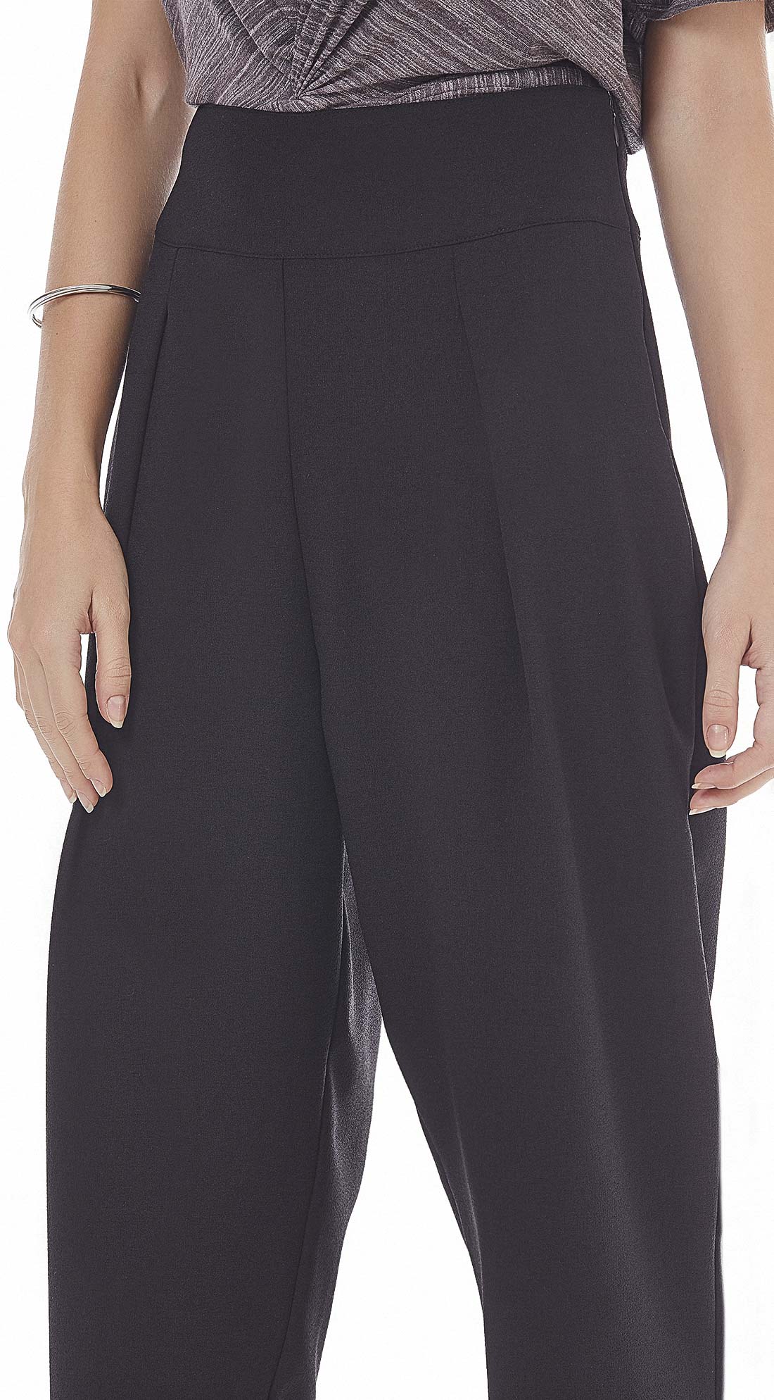 calça cenoura alfaiataria
